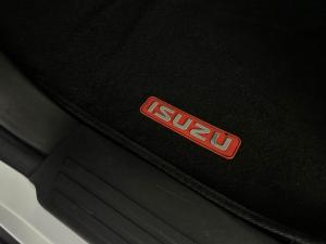 Isuzu D-MAX 250 HO X-RIDER automatic D/C - Image 11