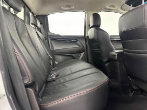 Isuzu D-MAX 250 HO X-RIDER automatic D/C - Image 13