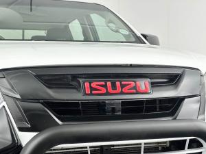 Isuzu D-MAX 250 HO X-RIDER automatic D/C - Image 4