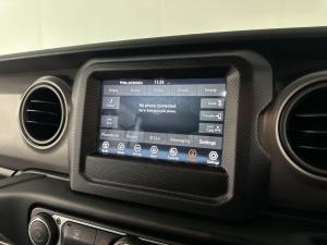 Jeep Wrangler 3.6 Sport automatic 4DR - Image 18