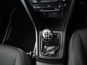 Suzuki Vitara Brezza 1.5 GLX - Image 15