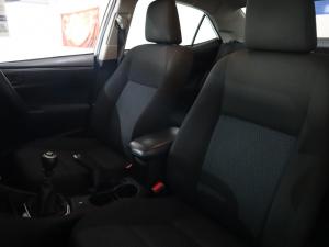 Toyota Corolla Quest 1.8 Plus manual - Image 11