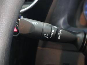 Toyota Corolla Quest 1.8 Plus manual - Image 17