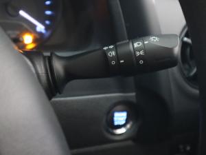 Toyota Corolla Quest 1.8 Plus manual - Image 18