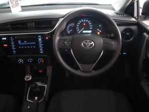 Toyota Corolla Quest 1.8 Plus manual - Image 9