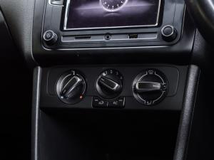 Volkswagen Polo Vivo hatch 1.6 Highline - Image 11