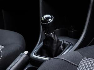 Volkswagen Polo Vivo hatch 1.6 Highline - Image 12