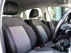 Volkswagen Polo Vivo hatch 1.6 Highline - Image 14