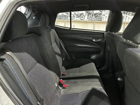 Image Toyota Yaris 5-door 1.0 XS