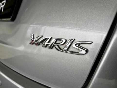 Image Toyota Yaris 5-door 1.0 XS