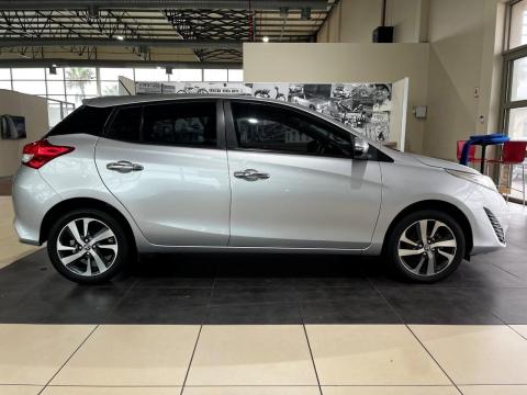 Image Toyota Yaris 5-door 1.0 XS