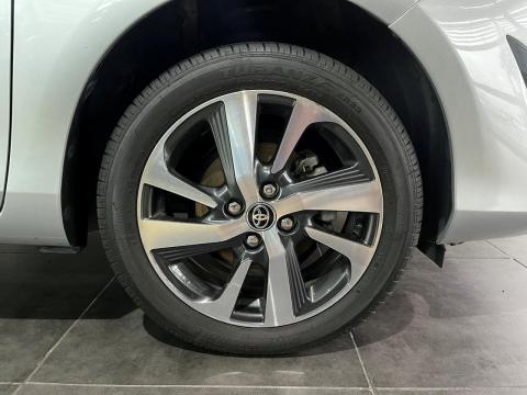 Image Toyota Yaris 5-door 1.0 XS