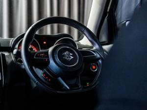 Suzuki Swift 1.2 GLX auto - Image 11
