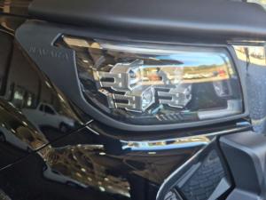 Nissan Navara 2.5DDTi double cab LE Plus - Image 10