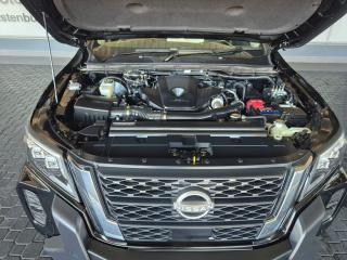 Nissan Navara 2.5DDTi double cab LE Plus