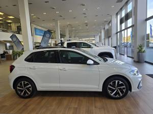 Volkswagen Polo hatch 1.0TSI Life auto - Image 4
