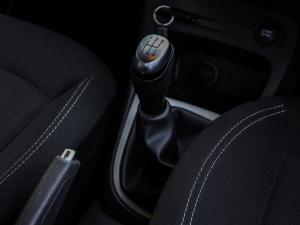 Renault Captur 66kW turbo Blaze - Image 13
