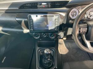 Toyota Hilux 2.4GD-6 single cab 4x4 Raider manual - Image 10