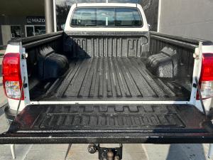 Toyota Hilux 2.4GD-6 single cab 4x4 Raider manual - Image 6