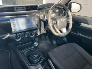 Toyota Hilux 2.4GD-6 single cab 4x4 Raider manual - Image 9