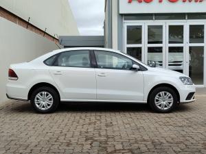 Volkswagen Polo sedan 1.4 Trendline - Image 3