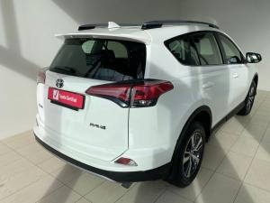 Toyota RAV4 2.0 GX auto - Image 2