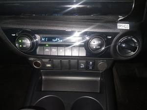 Toyota Hilux 2.8GD-6 double cab 4x4 Raider auto - Image 15