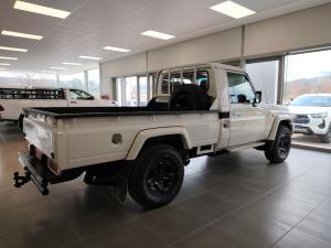 Toyota Land Cruiser 79 4.0 V6 single cab - Image 2