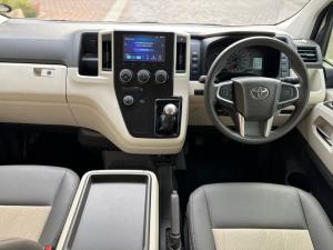 Toyota Quantum 2.8 LWB bus 11-seater GL - Image 6