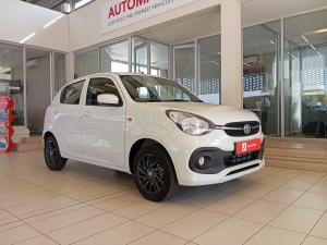 Toyota Vitz 1.0 XR manual - Image 1