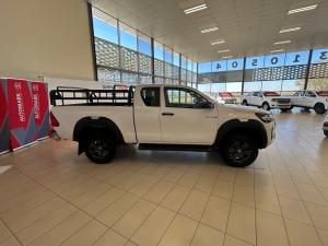 Toyota Hilux 2.4GD-6 Xtra cab Raider auto - Image 3