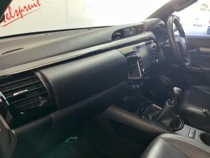 Toyota Hilux 2.8GD-6 double cab Legend manual - Image 7