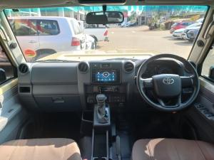 Toyota Land Cruiser 79 2.8GD-6 double cab - Image 6