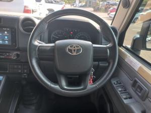 Toyota Land Cruiser 79 2.8GD-6 double cab - Image 8