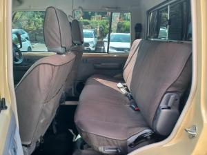 Toyota Land Cruiser 79 2.8GD-6 double cab - Image 13