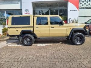 Toyota Land Cruiser 79 2.8GD-6 double cab - Image 3