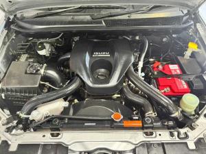 Isuzu D-MAX 250 HO X-RIDER D/C - Image 13