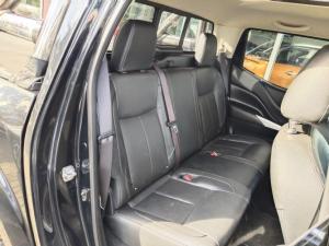 Nissan Navara 2.3D double cab LE auto - Image 8