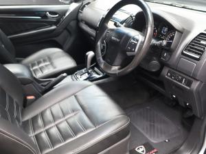Isuzu mu-X 3.0 - Image 9