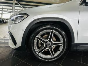 Mercedes-Benz GLA GLA200d - Image 10