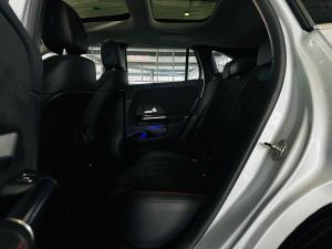 Mercedes-Benz GLA GLA200d - Image 12