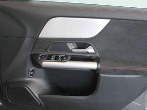 Mercedes-Benz GLA GLA200d Progressive - Image 16