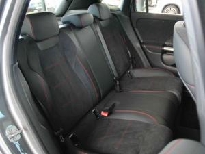 Mercedes-Benz GLA GLA200d Progressive - Image 20
