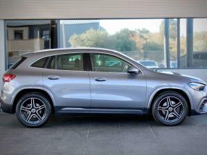 Mercedes-Benz GLA GLA200d Progressive - Image 3