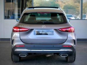 Mercedes-Benz GLA GLA200d Progressive - Image 8