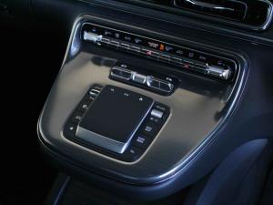 Mercedes-Benz V-Class V300d Exclusive - Image 14