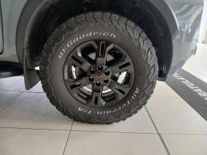 Nissan Navara 2.5DDTI PRO-4X 4X4 automatic D/C - Image 9