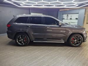 Jeep Grand Cherokee SRT - Image 8