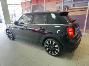 MINI Cooper S 5-Door automatic - Image 6