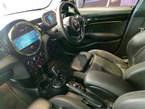 MINI Cooper S 5-Door automatic - Image 8